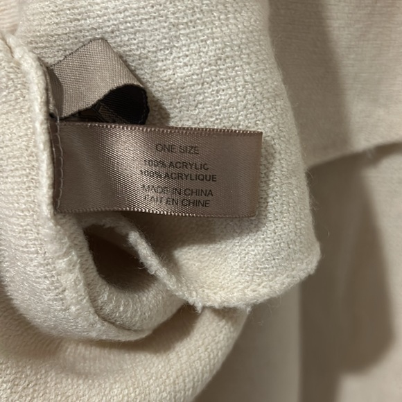 Women’s Light Beige / Off White Sweater Vest. One Size. Never Worn - Picture 2 of 6